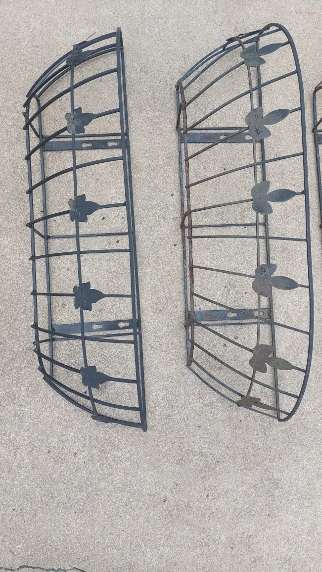 Set of 3 Decorative Metal Planter Baskets image indicator(10)