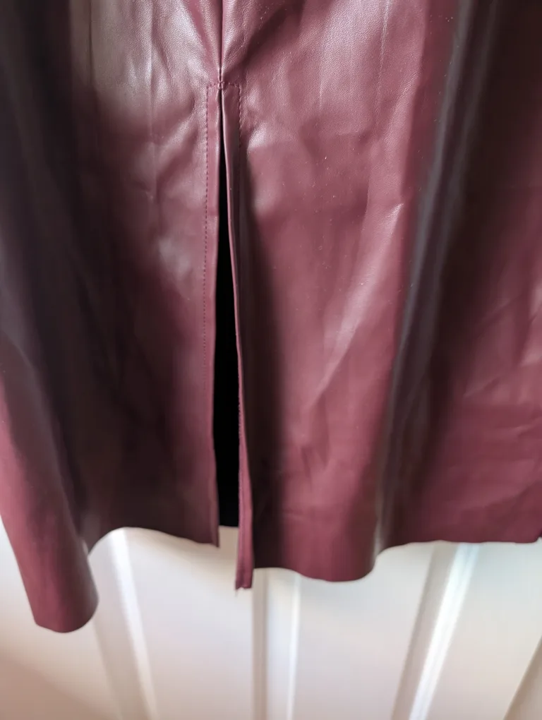 Shein Faux Leather Skirt - Size L image indicator(3)