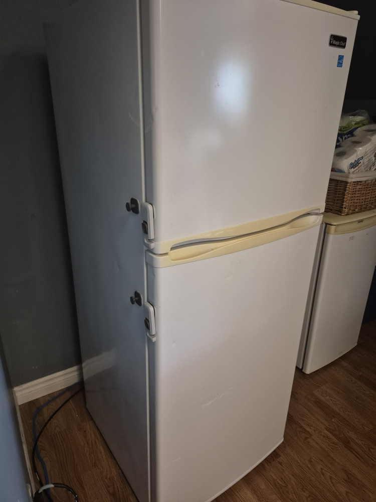 Magic Chef White apartment size Refrigerator - photo 4