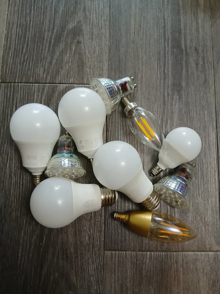 A mix set of bulbs from IKEA thumbnail