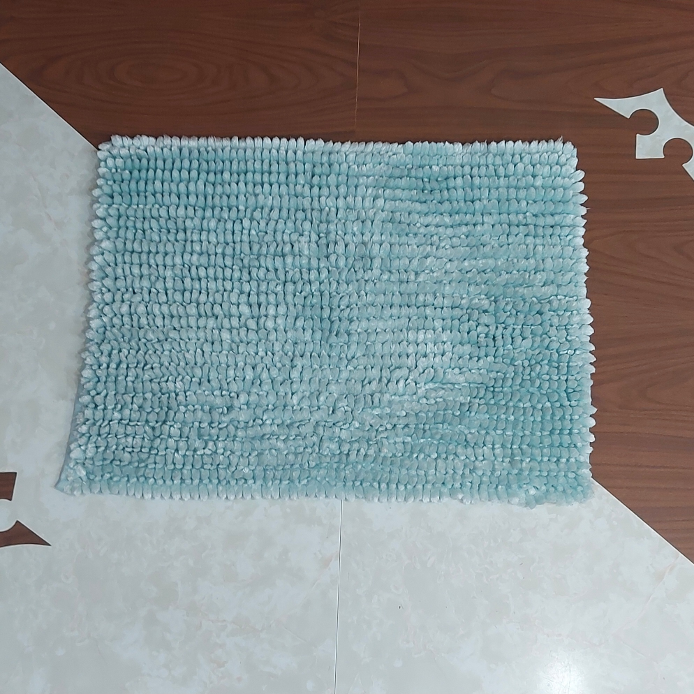 FREE chenille bath mat from Winner's 🛁 #freecycle