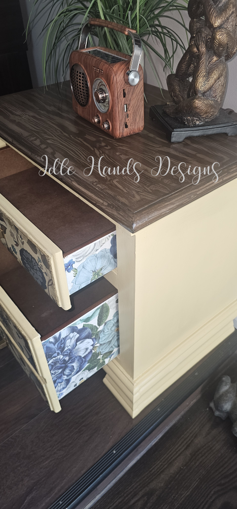 Mellow Yellow - Handmade Floral Nightstand / Accent Table - photo 3
