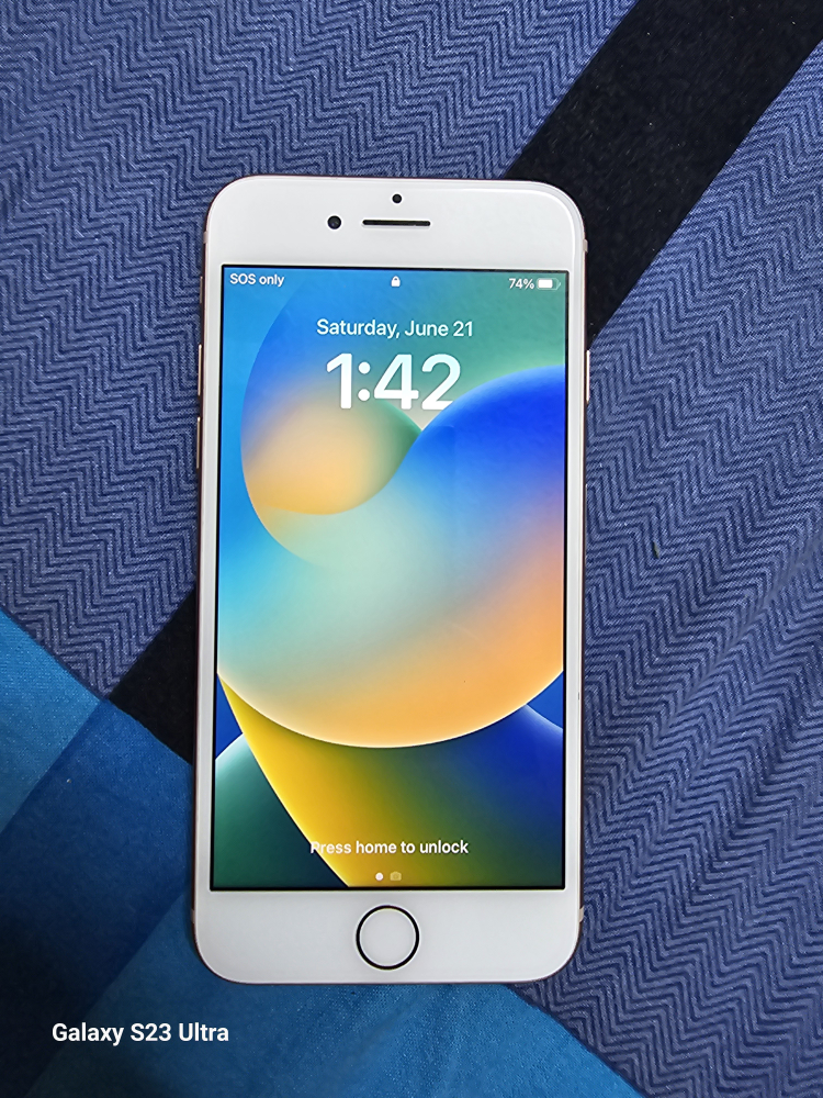 Apple iPhone 8 - 64GB - Gold - photo 2