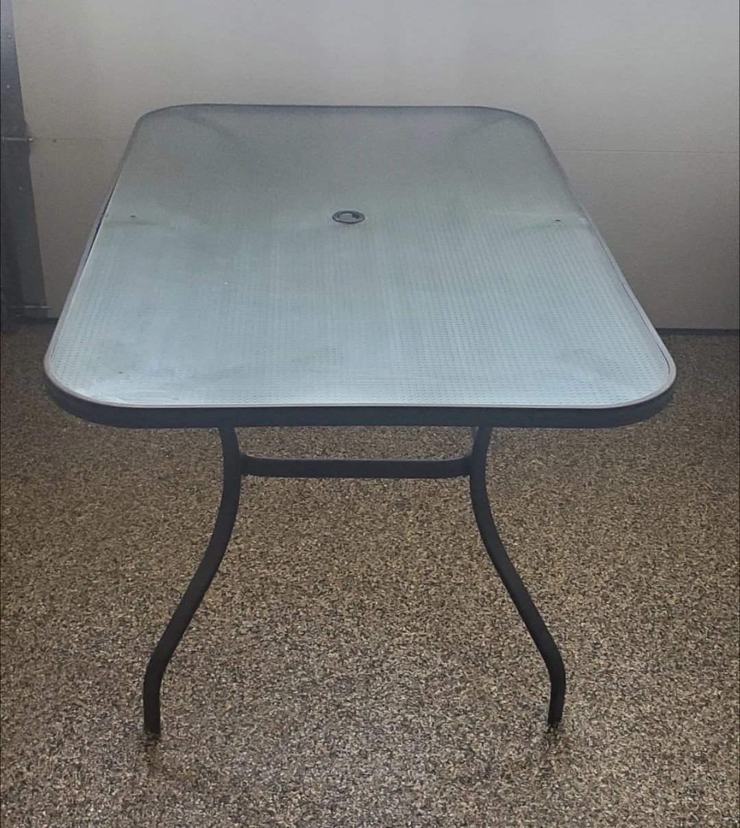 Patio Table with Glass Top image indicator(2)