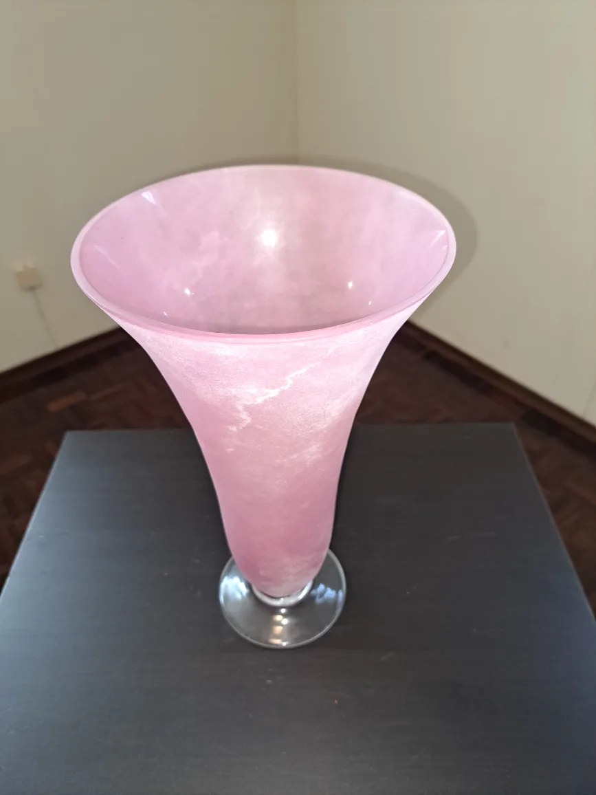 Pink Frosted Glass Vase image indicator(2)