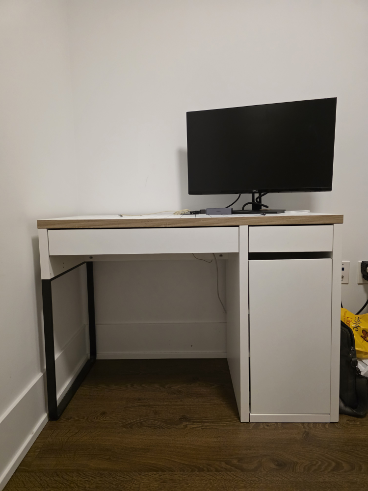IKEA MICKE Desk - photo 2