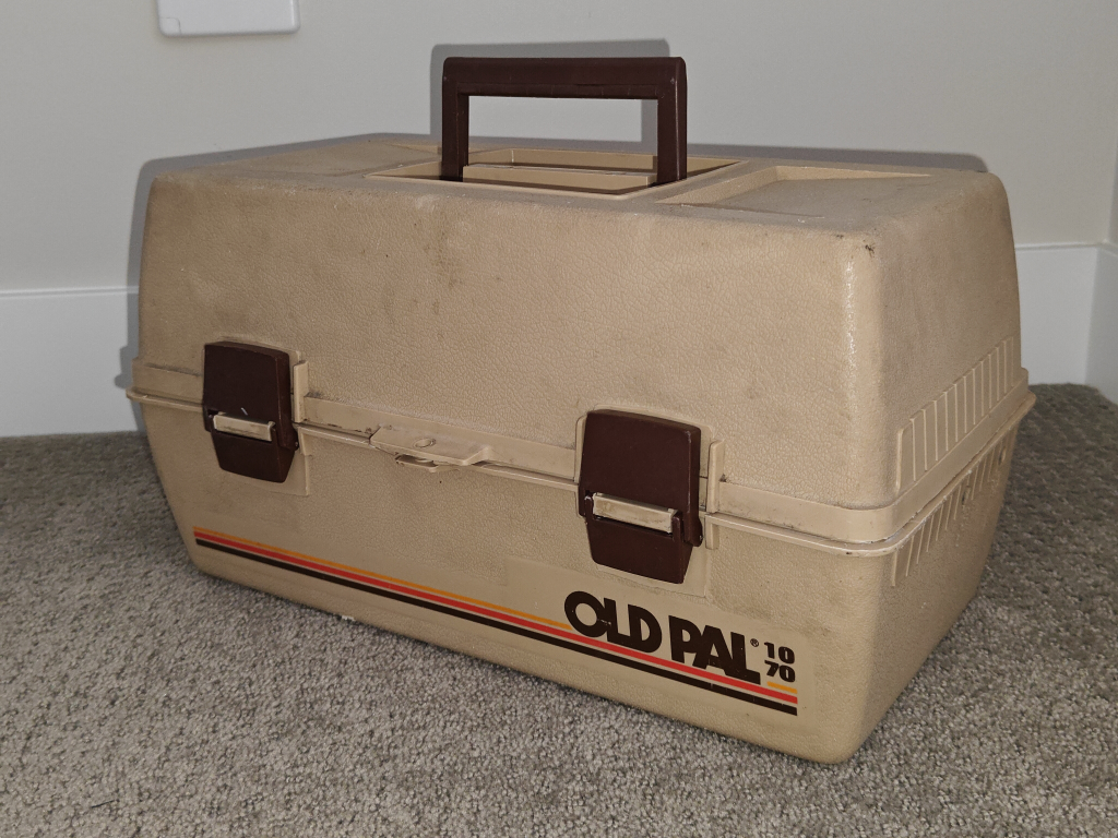 Vintage Old Pal 3 Tier 1070 Plastic Fishing Lure Tackle Box