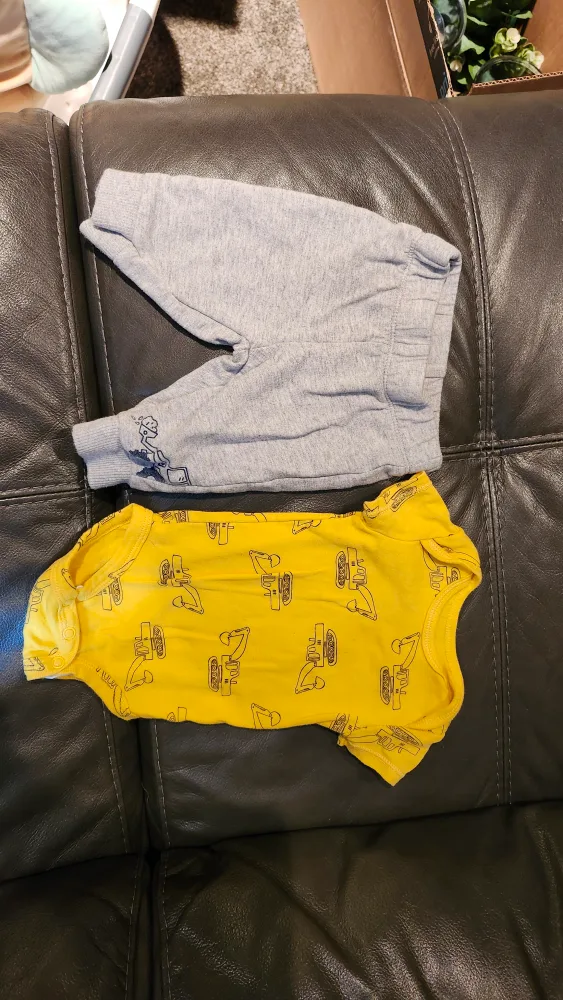 Baby Clothes 0-3 thumbnail
