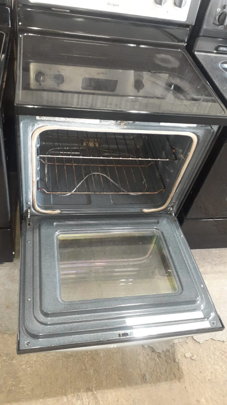 Whirlpool Electric Range - photo 3