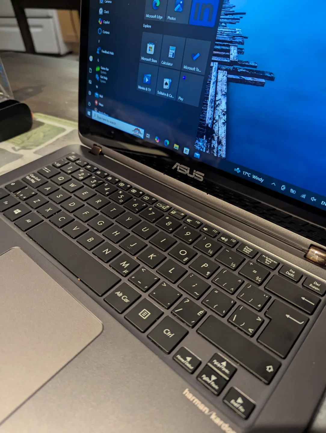 Asus zenbook flip UX360u i5 7th gen 13.3 inch image indicator(3)