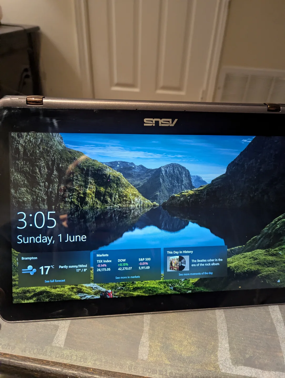Asus zenbook flip UX360u i5 7th gen 13.3 inch image indicator(8)