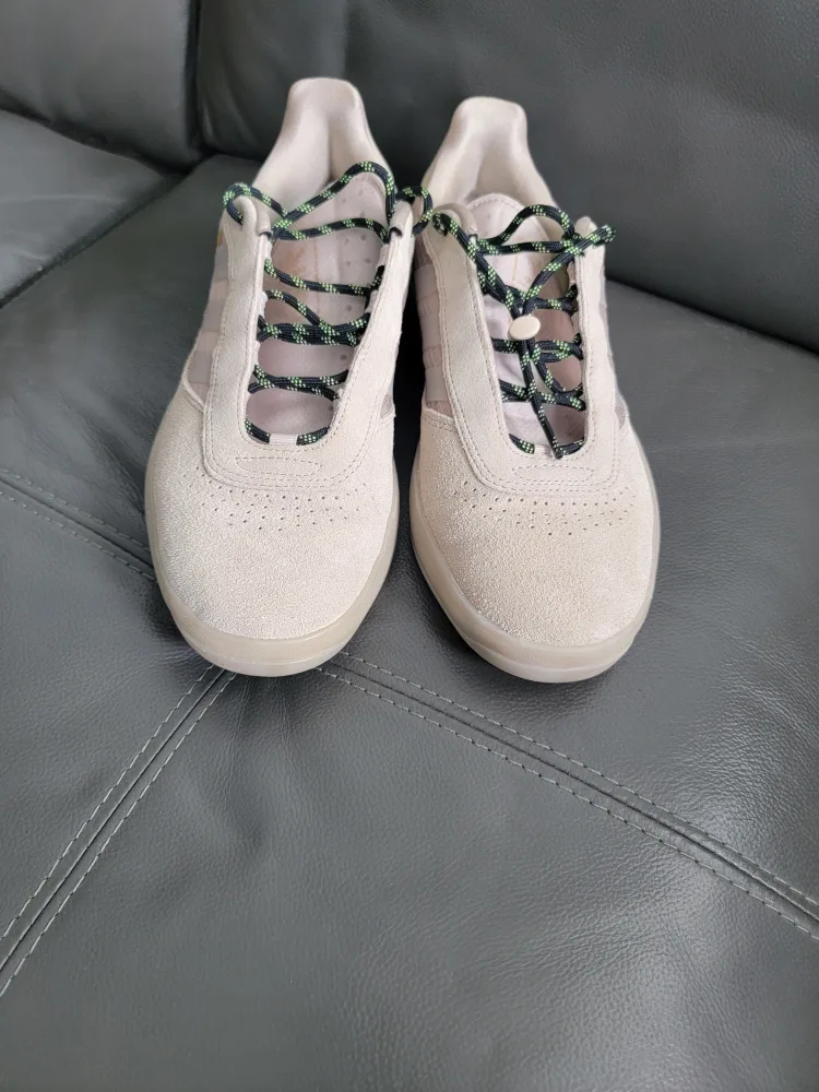 Shoes thumbnail