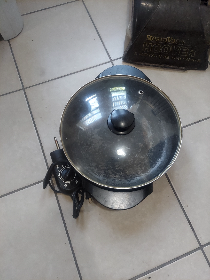 Kitchen Appliances: Griddle, Fryer, Microwave