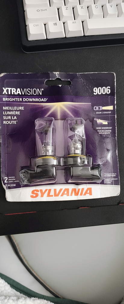 Sylvania XtraVision 9006 Halogen Headlight Bulbs