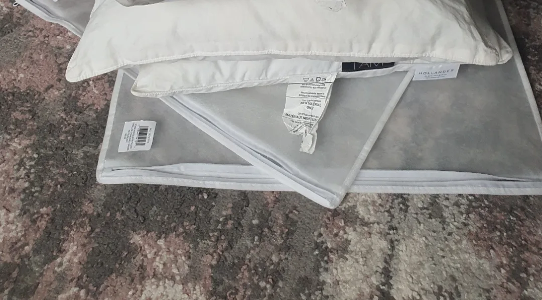 2 I Am Pillow image indicator(4)