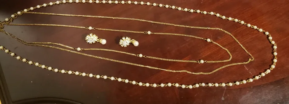 Gold Tone Necklace & Earring Set image indicator(3)