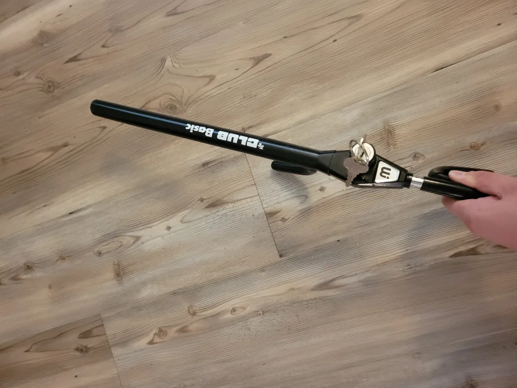 Club Anti-Theft Steering Wheel Lock with Key thumbnail