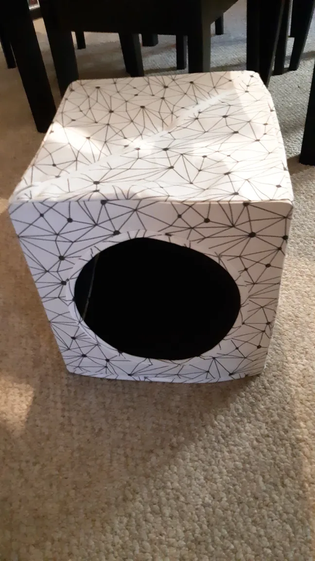 Cube shaped storage box thumbnail