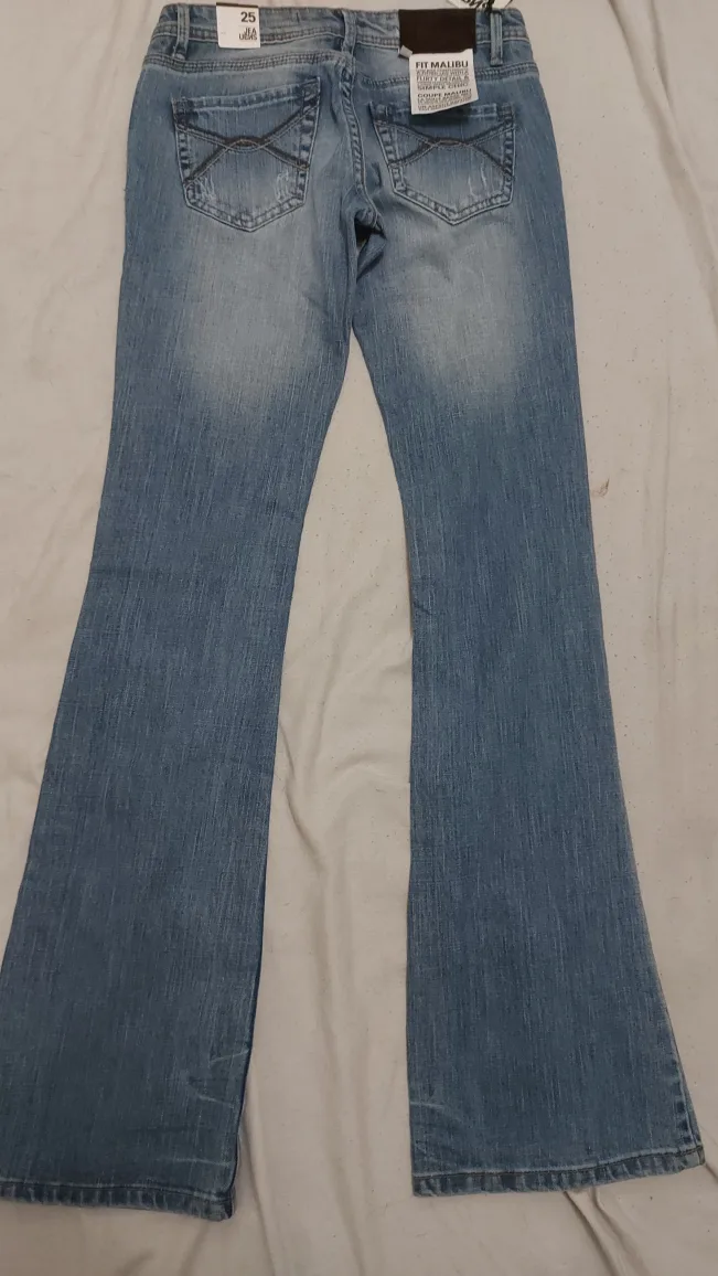 New! Urban Behavior Malibu Jeans - Size 25 image indicator(3)
