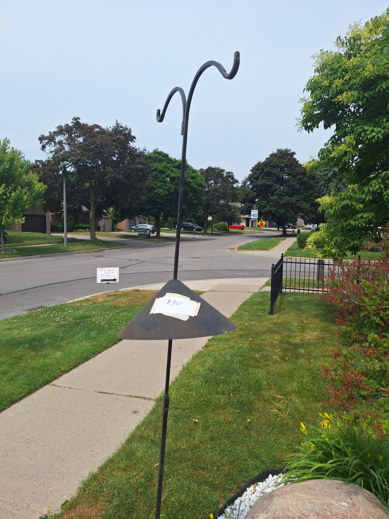 Metal Bird Feeder Stand