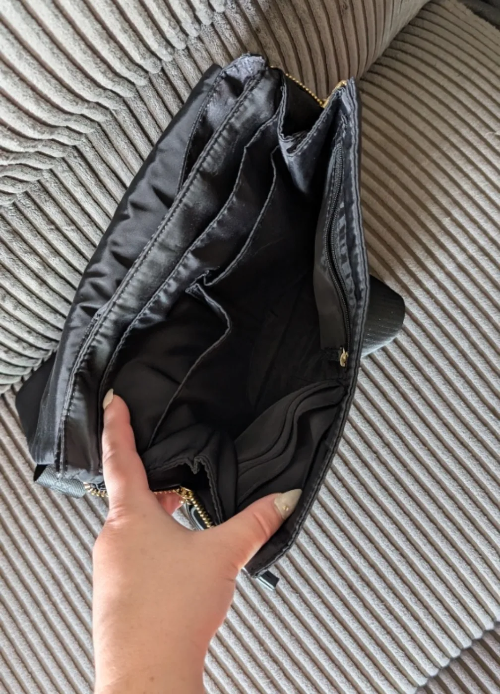 LIKE NEW - Black Steve Madden Crossbody Bag image indicator(6)