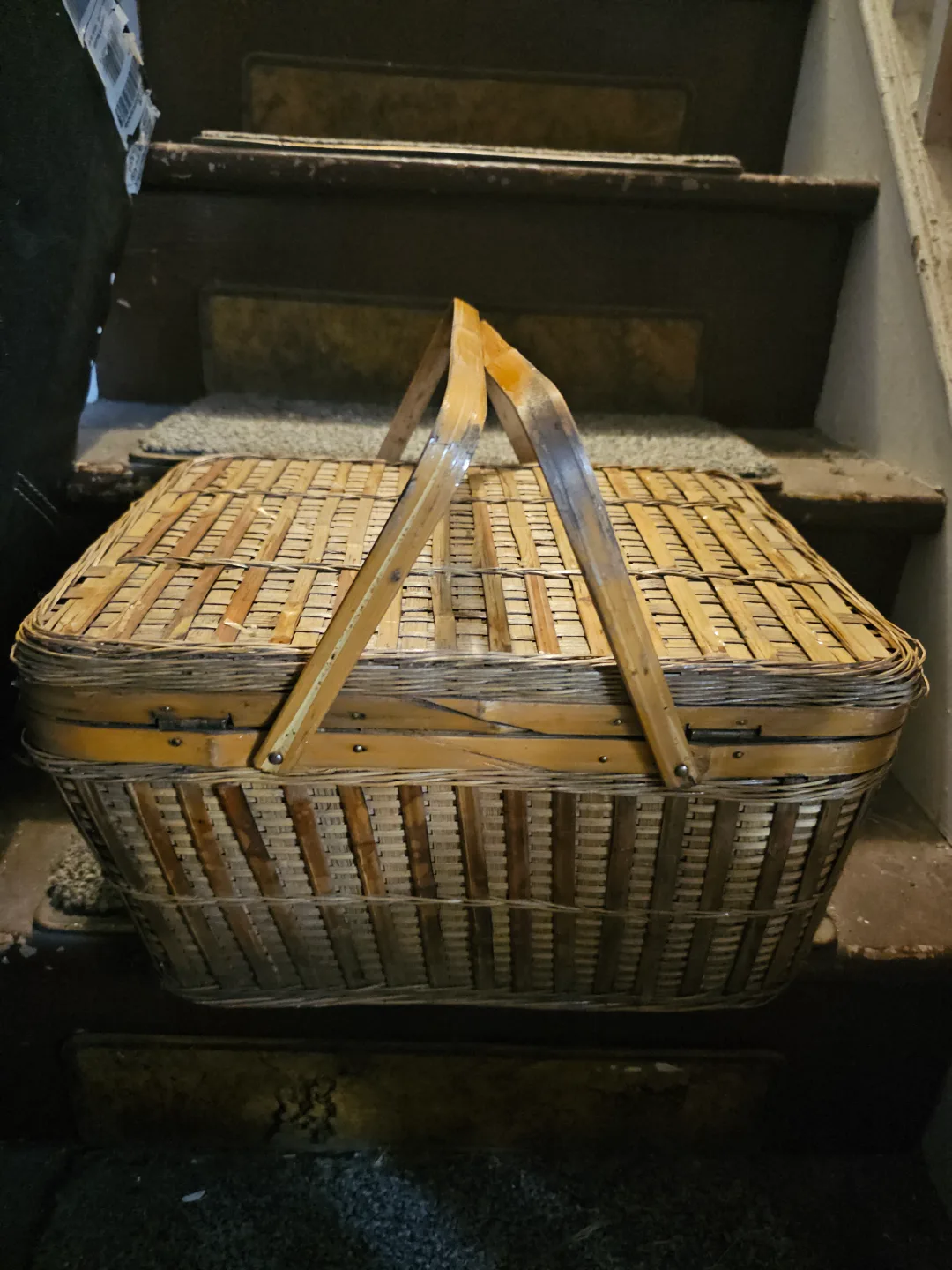 Vintage Wicker Picnic Basket image indicator(2)