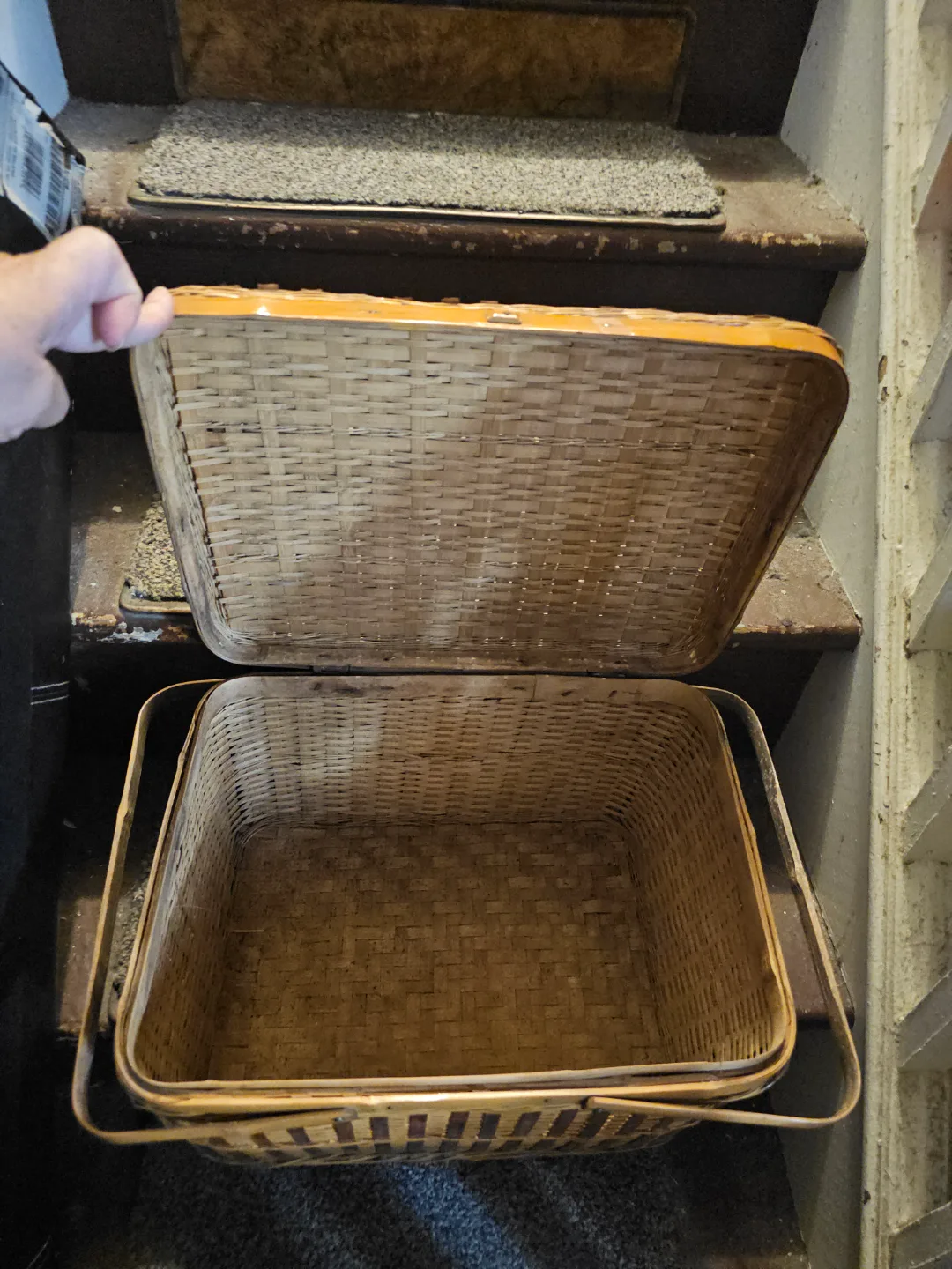 Vintage Wicker Picnic Basket image indicator(3)