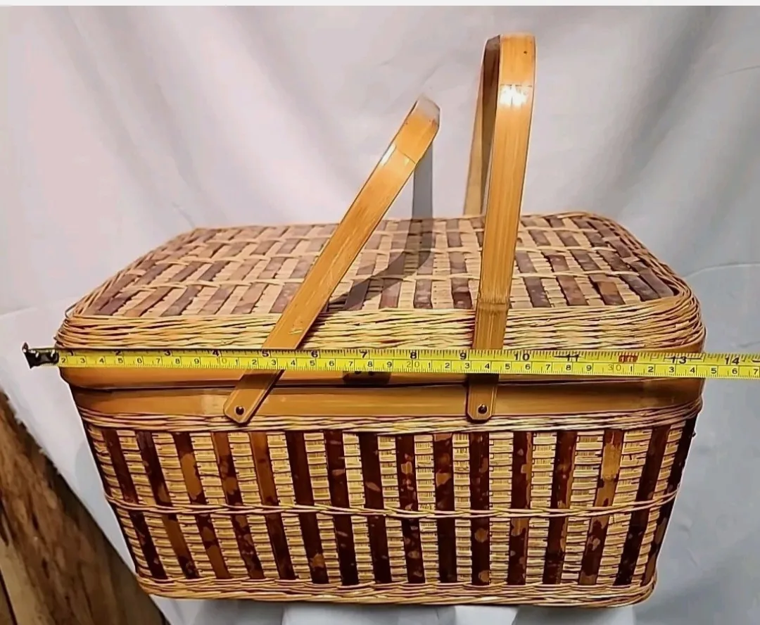 Vintage Wicker Picnic Basket image indicator(5)