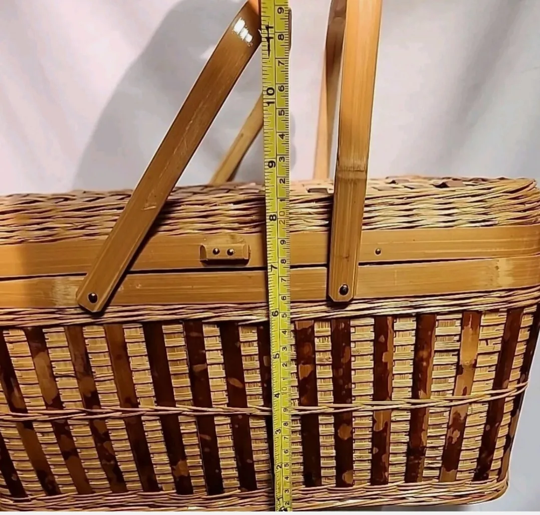 Vintage Wicker Picnic Basket image indicator(6)