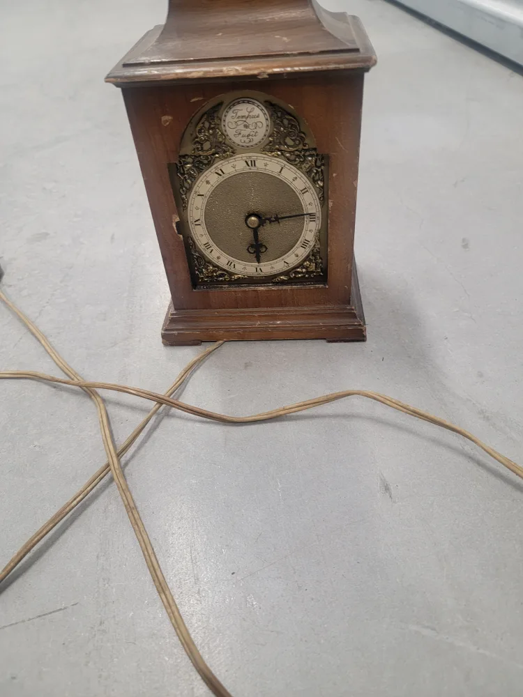 Vintage Tempus Fugit Electric Mantle Clock image indicator(5)