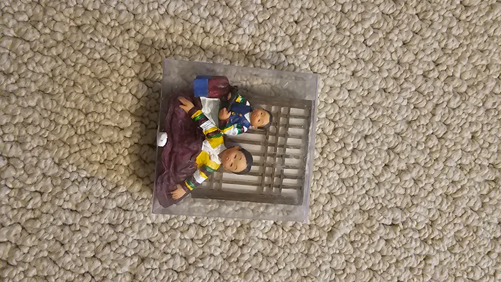 Korean Hanbok Figurine - New in Box thumbnail