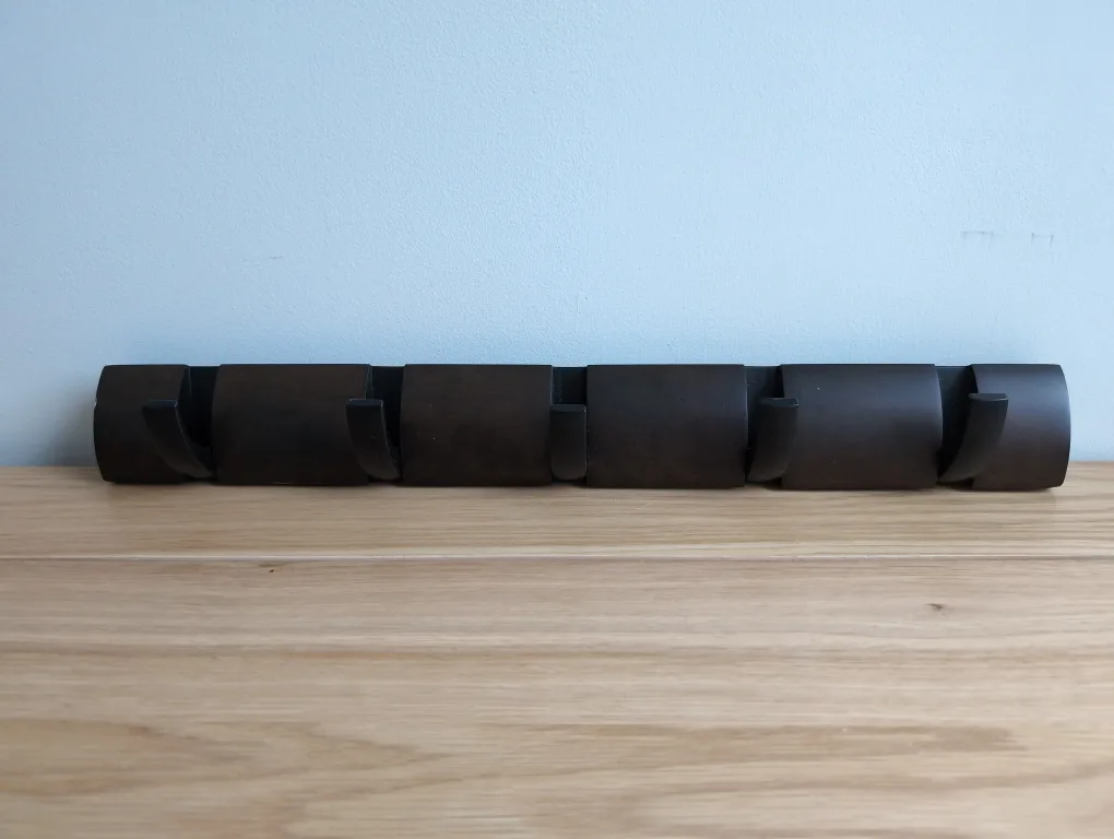 Umbra flip coat hook image indicator(2)