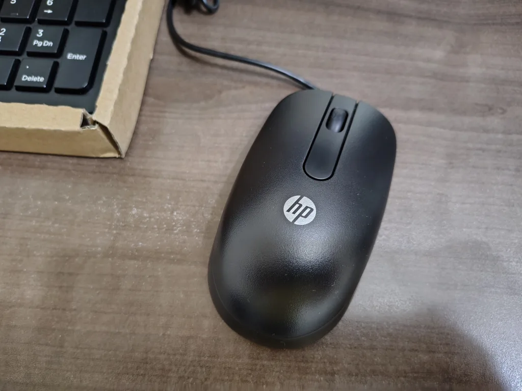 HP Slim Wired Computer Keyboard and HP Mouse - BRAND NEW image indicator(2)