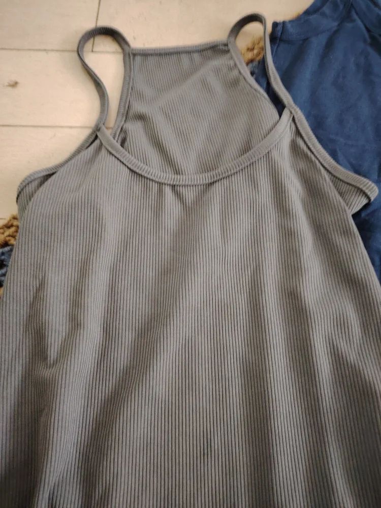 Garage Tank Tops XS image indicator(5)