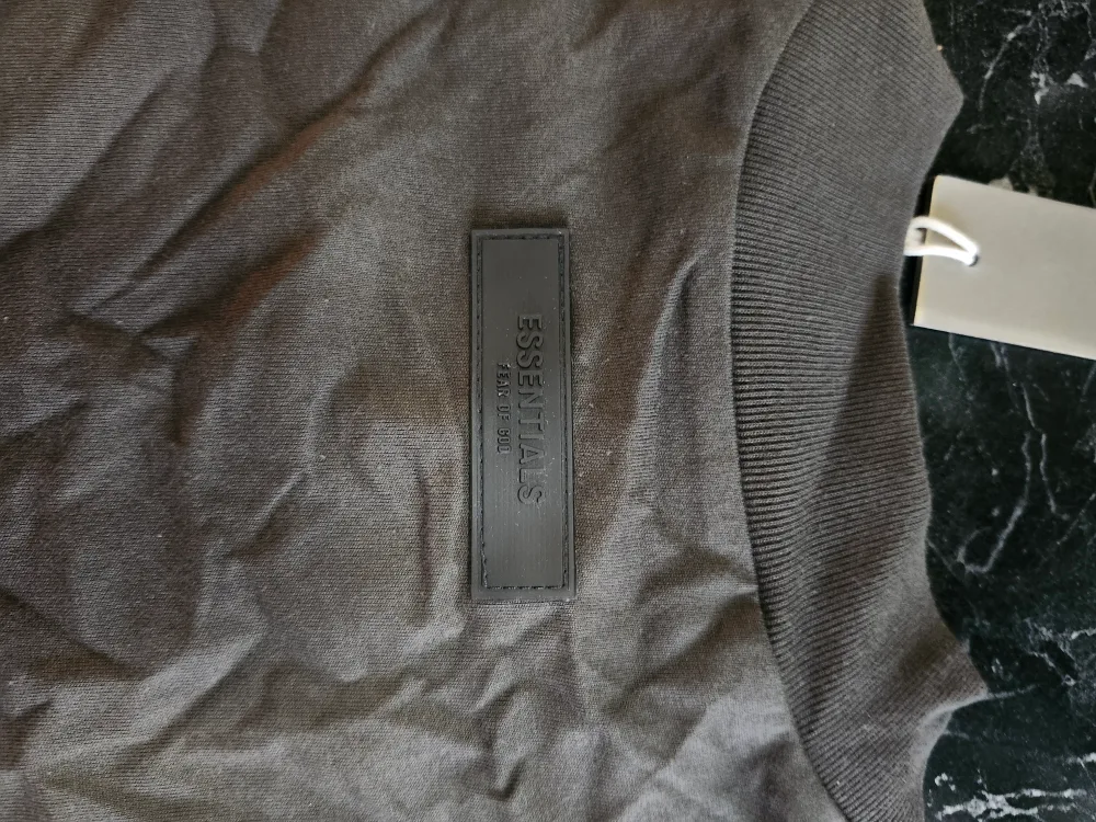 New Fear of God Essentials T-Shirt - Size M image indicator(4)