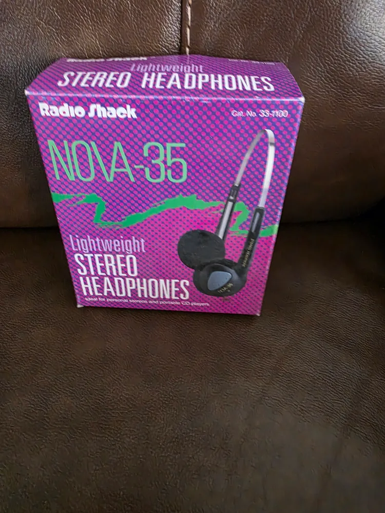 Radio Shack Nova-35 Stereo Headphones thumbnail