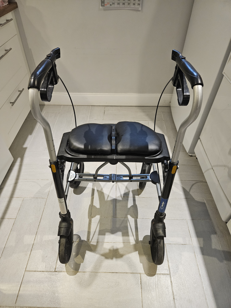 Medigas Rollator Walker with Seat