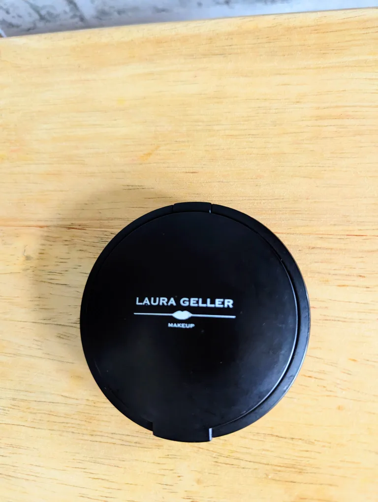 Laura Geller Blush (Large) image indicator(2)