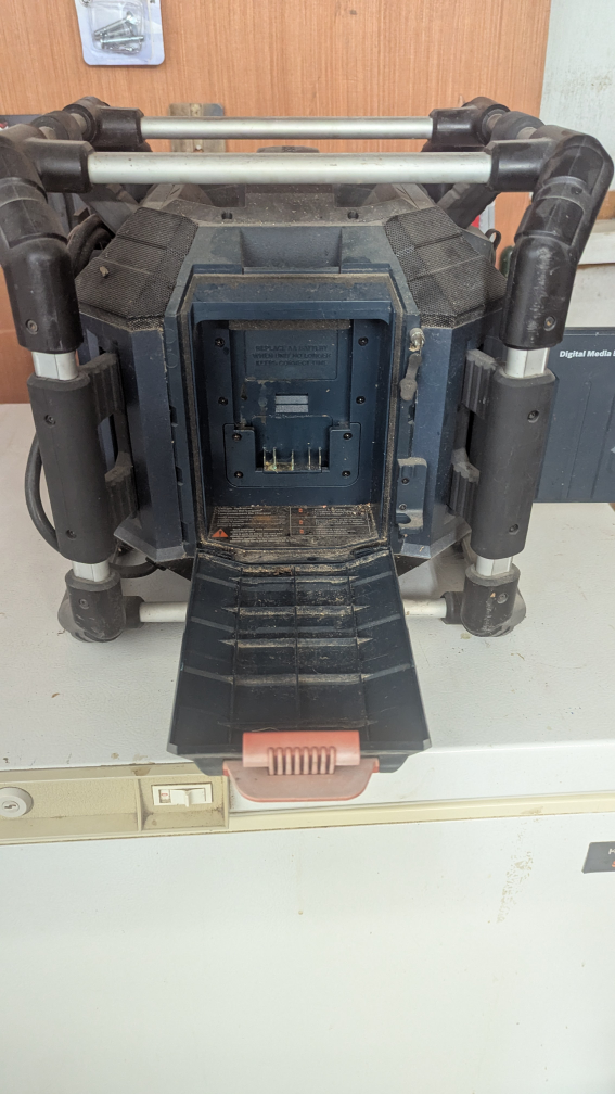 Bosch PowerBoss Subwoofer Radio - photo 3