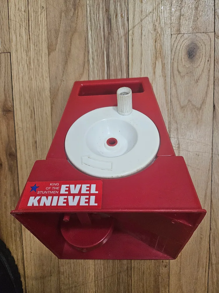 VINTAGE EVEL KNIEVEL LAUNCHER image indicator(4)