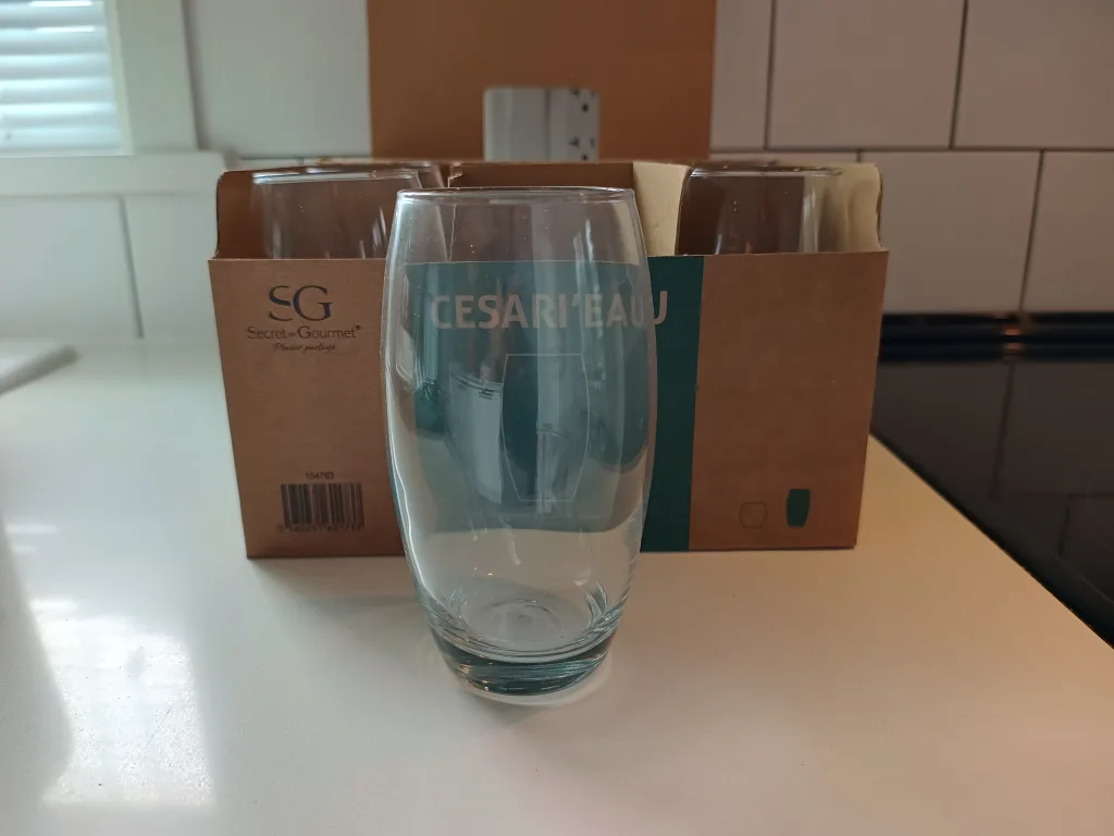 Set of 6 glass cups (New/never used) image indicator(2)