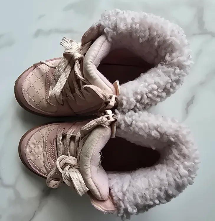 Oshkosh B'gosh Pink High-Top Sneakers - Size 8M image indicator(3)