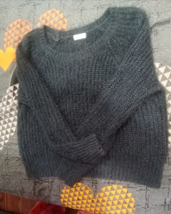 Grey Knit Sweater #freecycle thumbnail