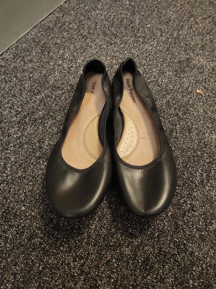 ##Freecycle Hush Puppies Black Leather Flats image indicator(2)
