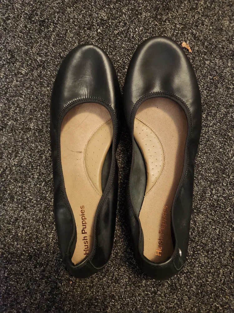 ##Freecycle Hush Puppies Black Leather Flats image indicator(3)