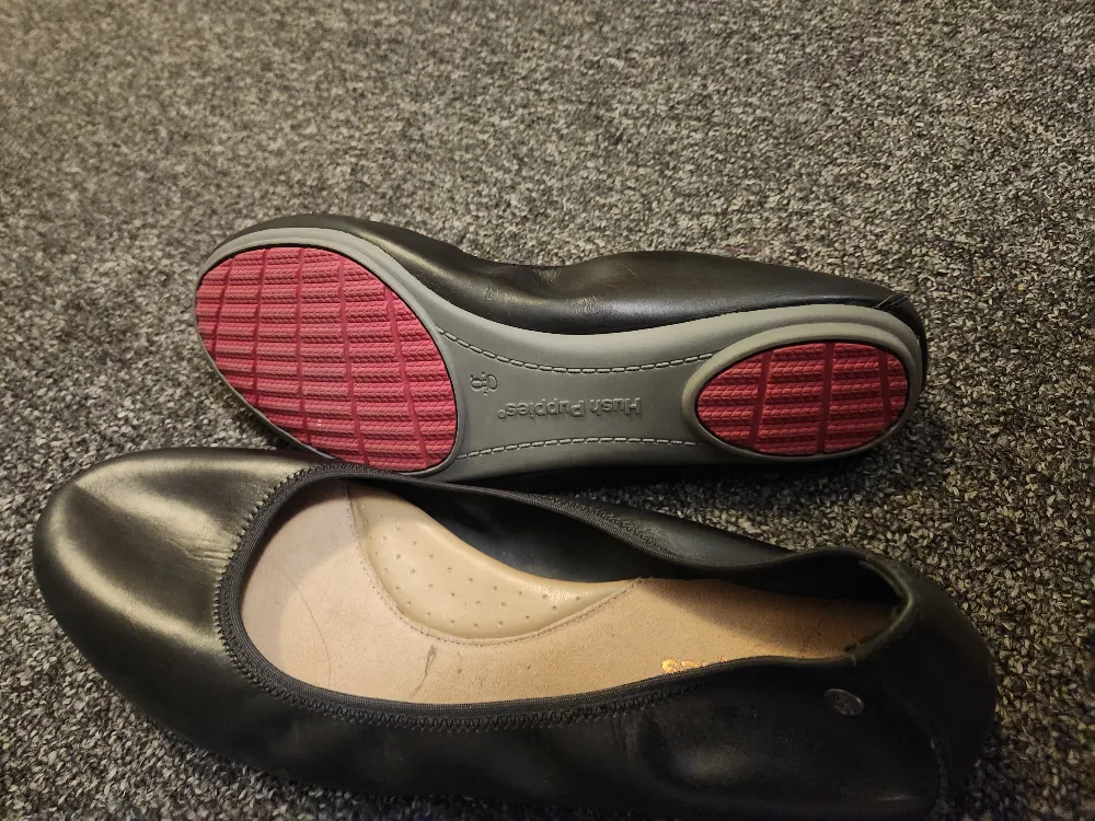 ##Freecycle Hush Puppies Black Leather Flats image indicator(4)