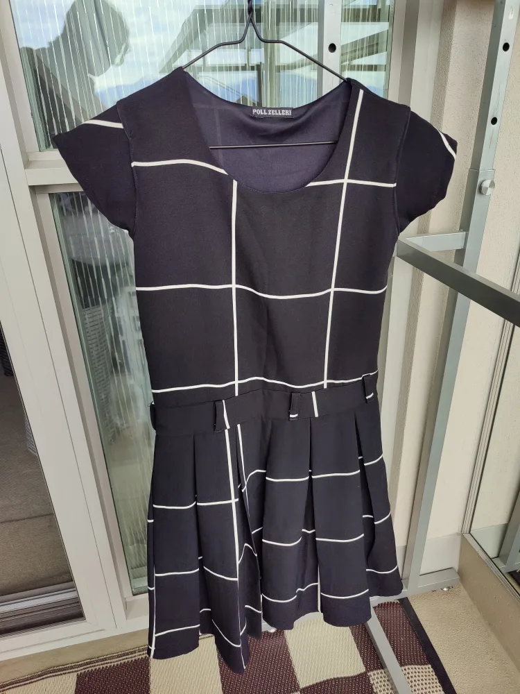 Women's Dresses thumbnail