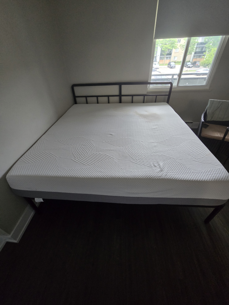 King Size Mattress with bed frame contact 437 838 3346