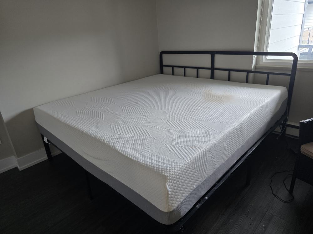 King Size Mattress with bed frame contact 437 838 3346 - photo 3