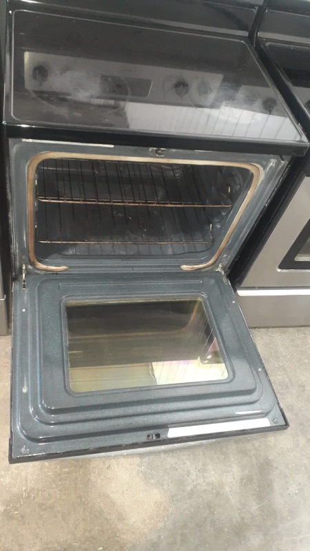 Whirlpool Electric Range Stove - photo 2
